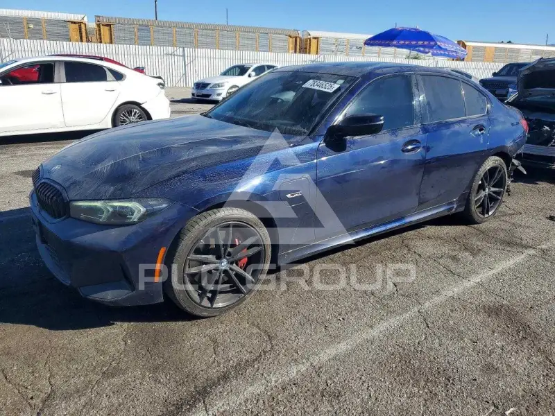 2023 BMW 330 фото