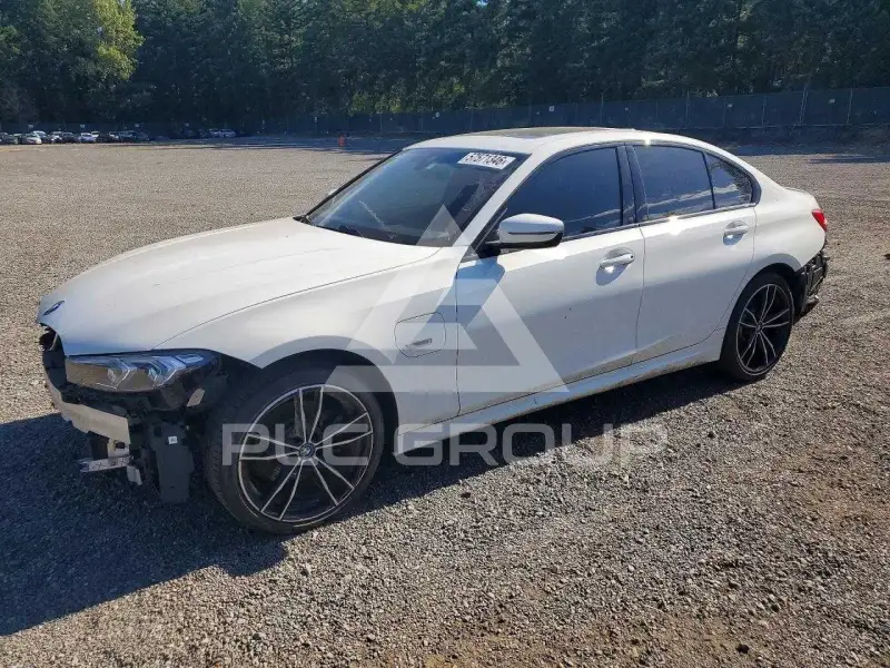 2023 BMW 330 фото