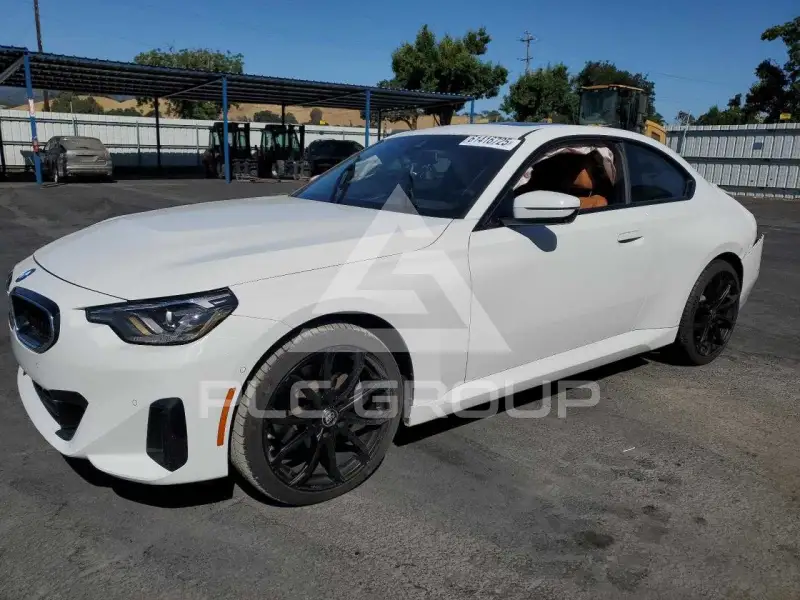 2023 BMW 230 фото