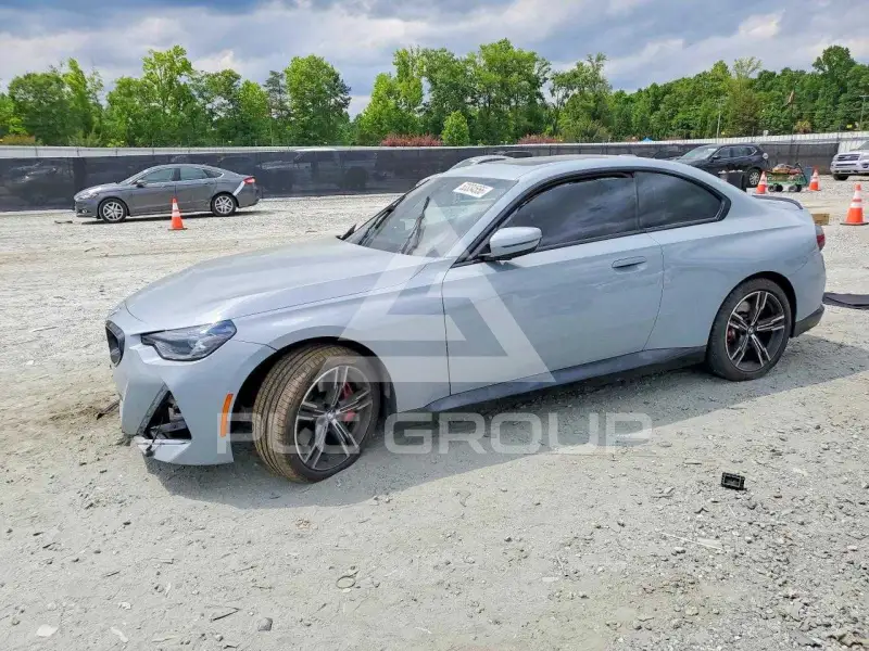 2023 BMW 230 фото