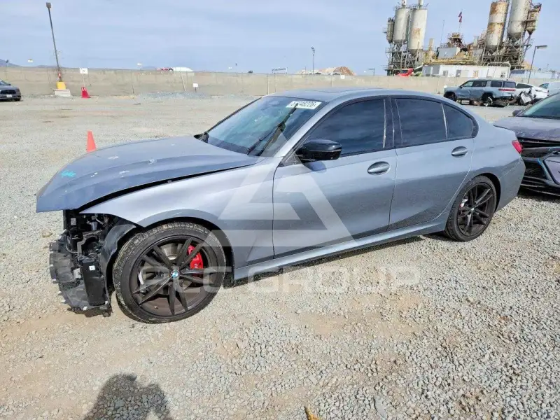2023 BMW 330 фото