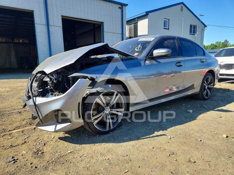 2023 BMW 330 фото