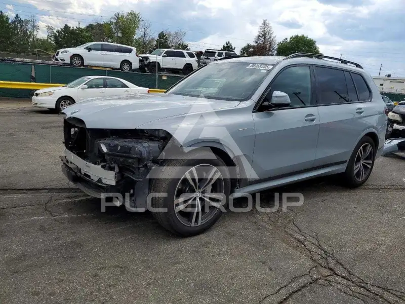 2023 BMW X7 photo