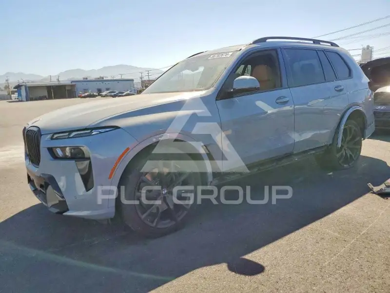 2023 BMW X7 фото