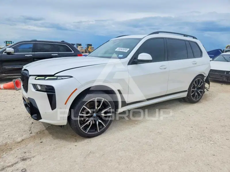 2023 BMW X7 фото