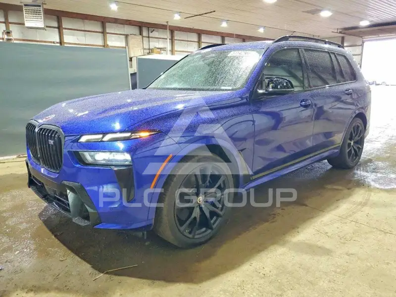 2023 BMW X7 фото