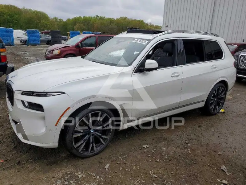 2023 BMW X7 photo