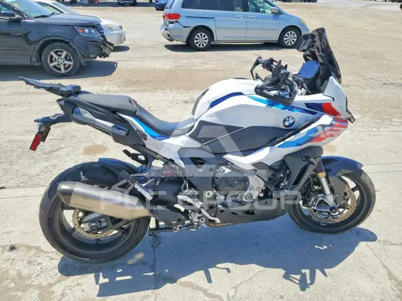 2023 BMW S1000 фото