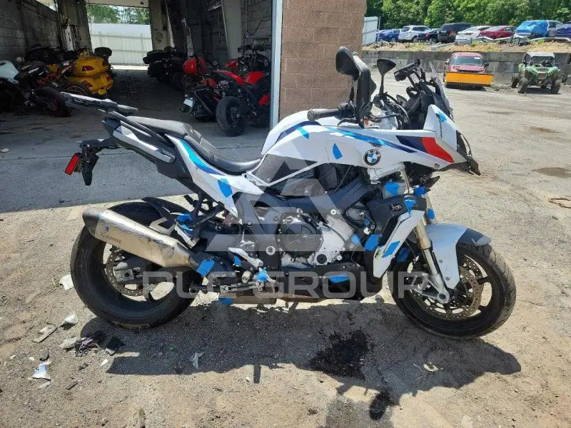 2023 BMW S1000 фото