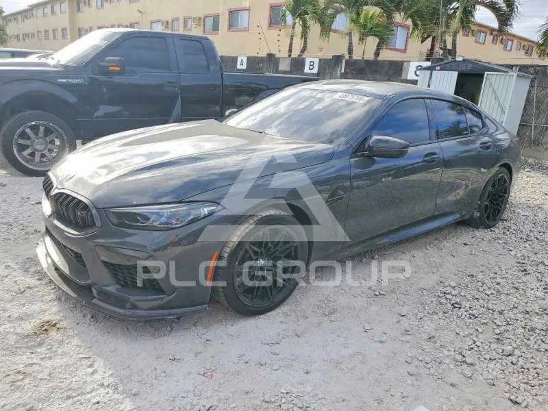 2023 BMW M8 фото