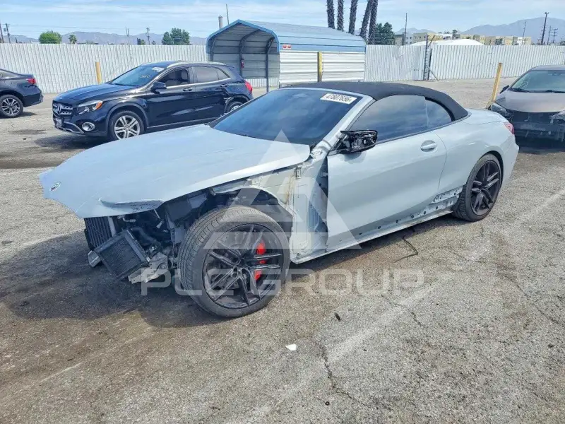 2023 BMW M8 photo