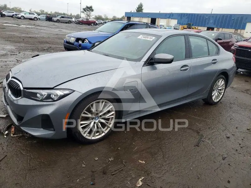 2023 BMW 330 фото
