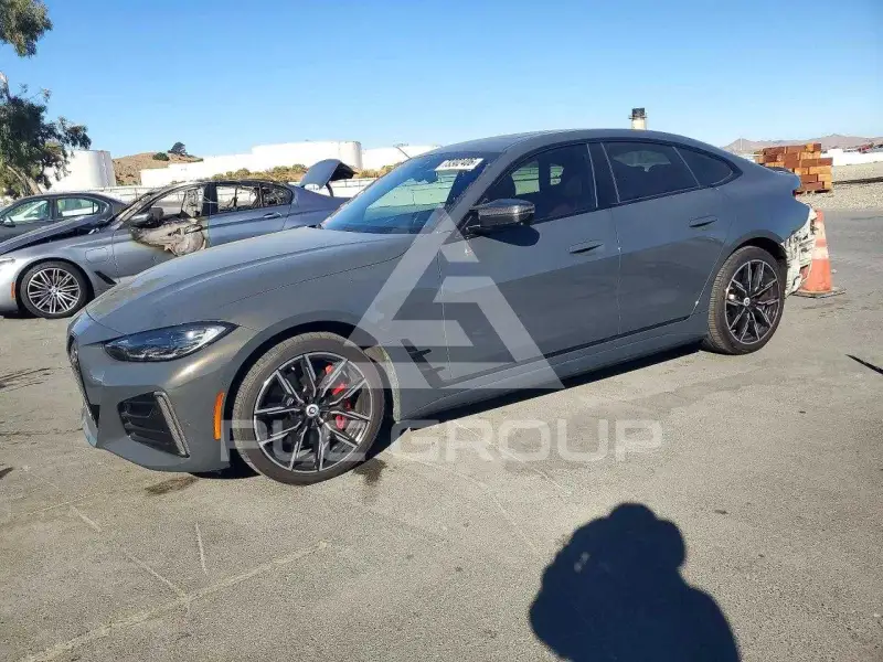2023 BMW I4 фото