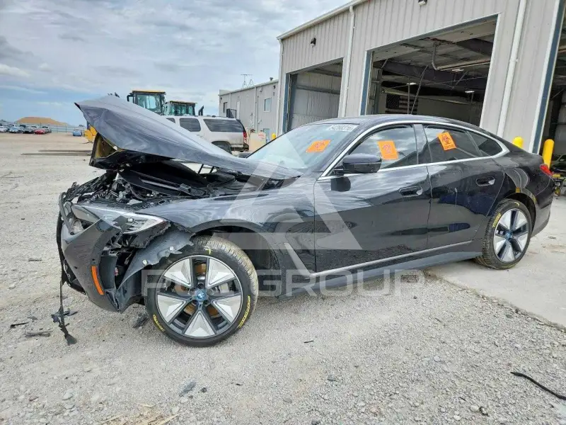 2023 BMW I4 фото
