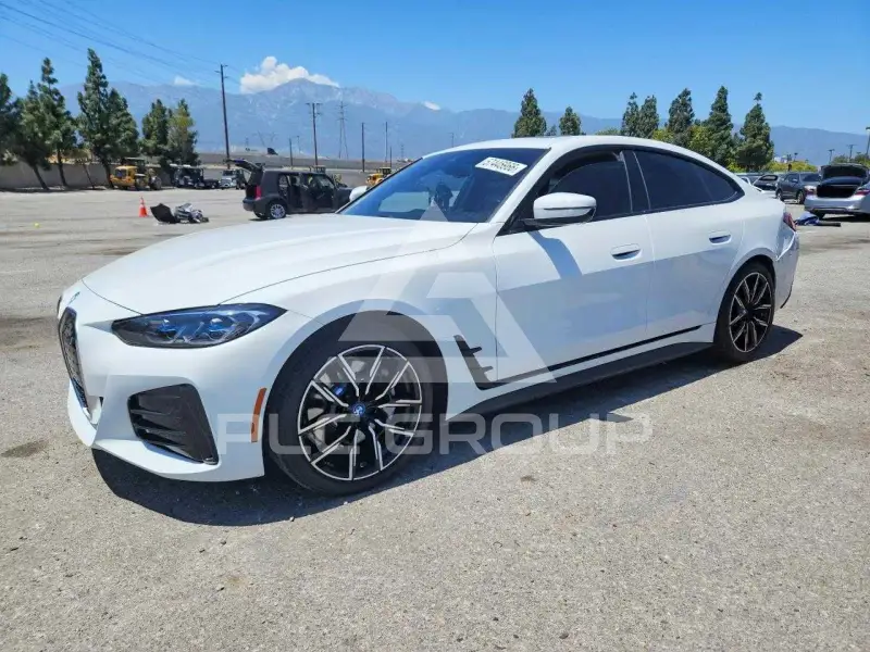 2023 BMW I4 photo