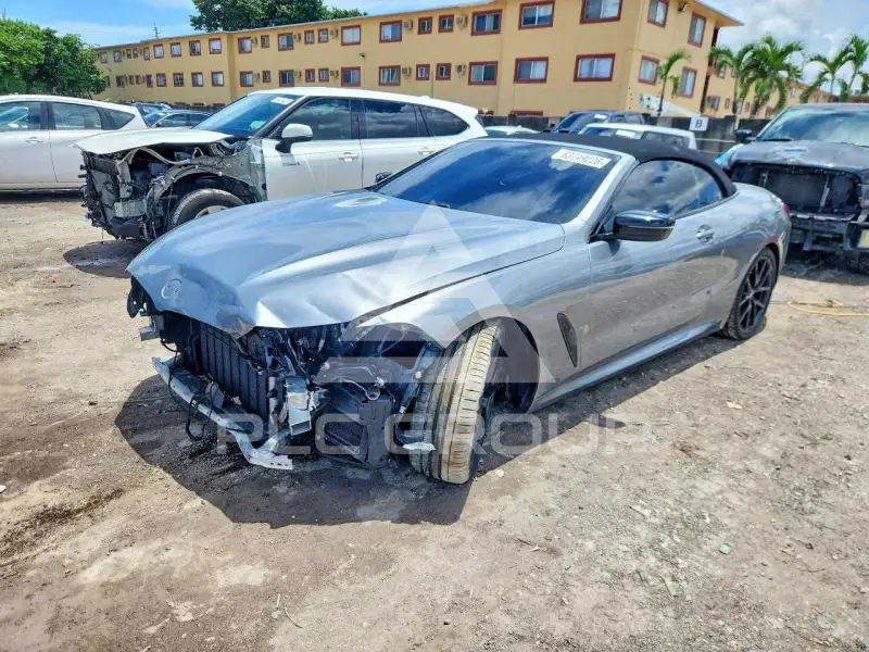 2023 BMW M850 фото