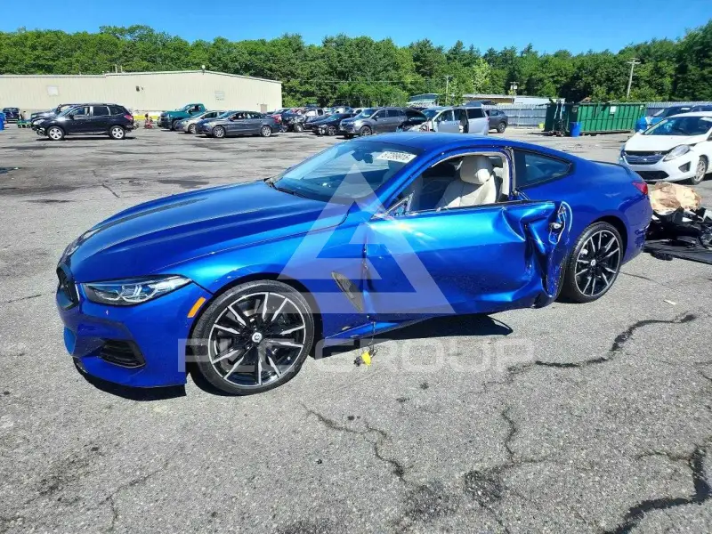 2023 BMW M8 photo