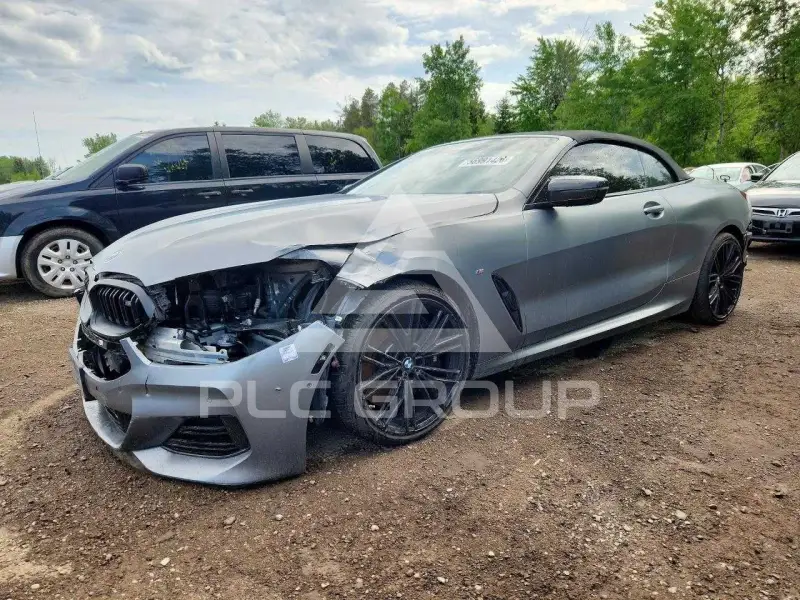 2023 BMW M8 фото