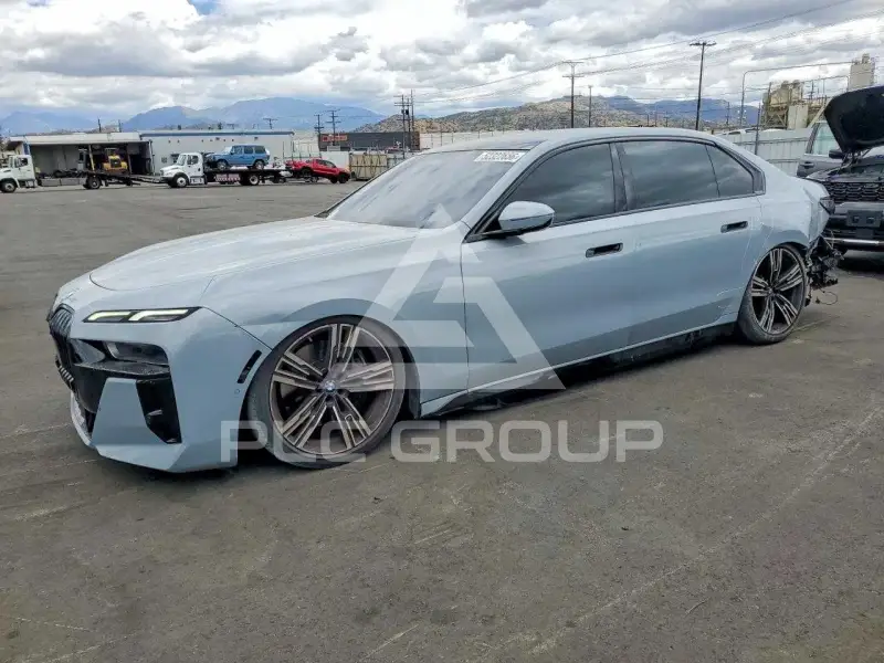 2023 BMW 740 фото