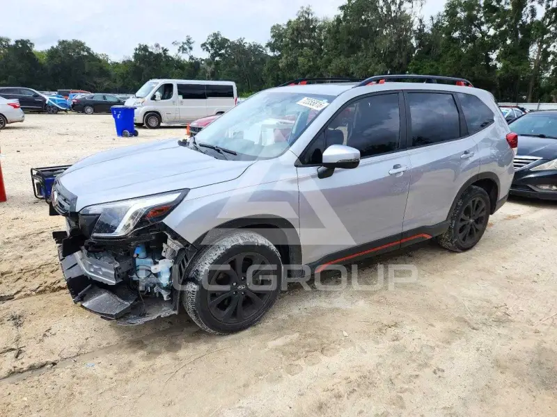 2023 Subaru Forester фото