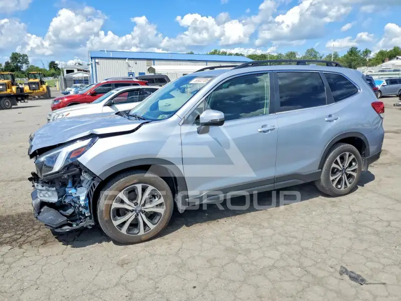 2023 Subaru Forester фото