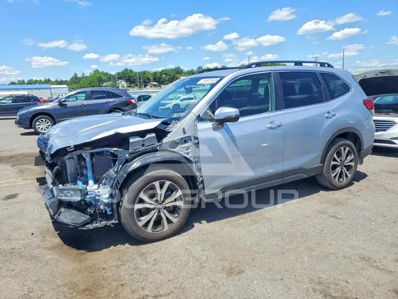 2023 Subaru Forester фото