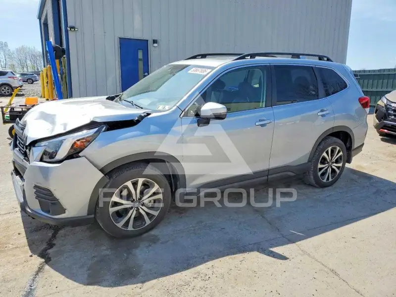 2023 Subaru Forester photo