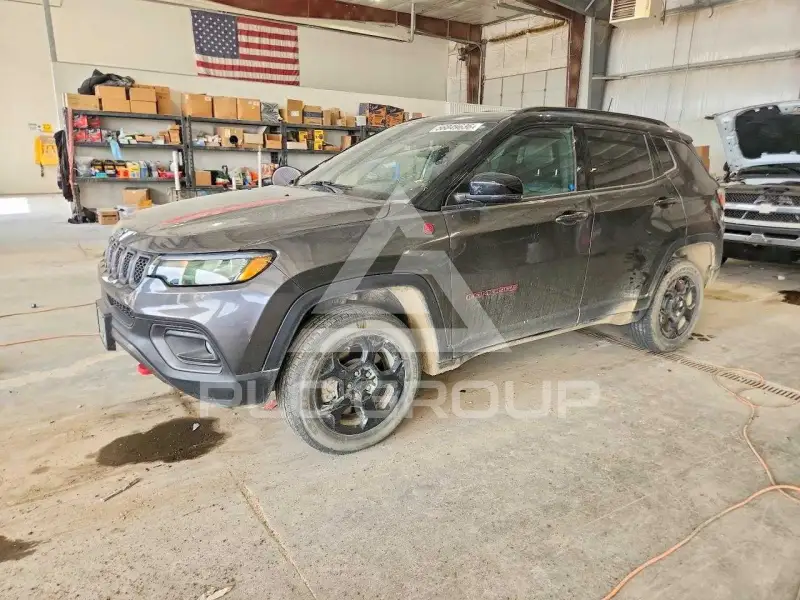 2023 Jeep COMPASS photo