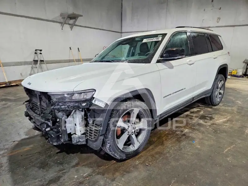 2023 Jeep CHEROKEE фото