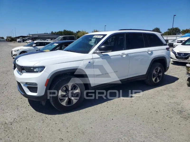 2023 Jeep CHEROKEE фото