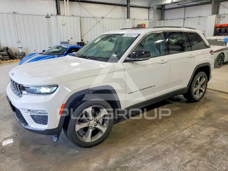 2023 Jeep CHEROKEE photo
