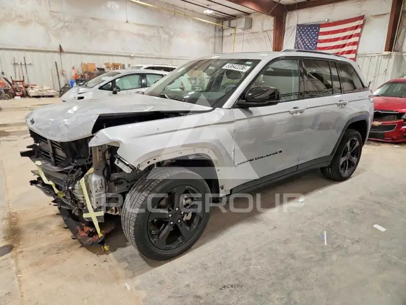 2023 Jeep CHEROKEE фото