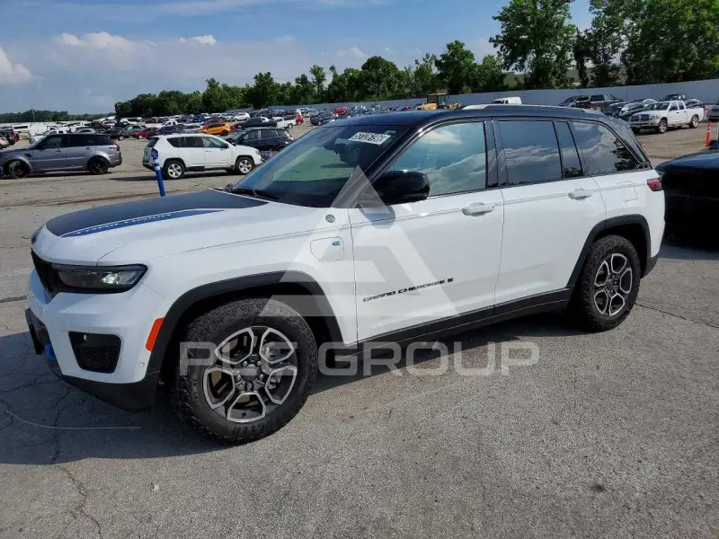 2023 Jeep CHEROKEE фото