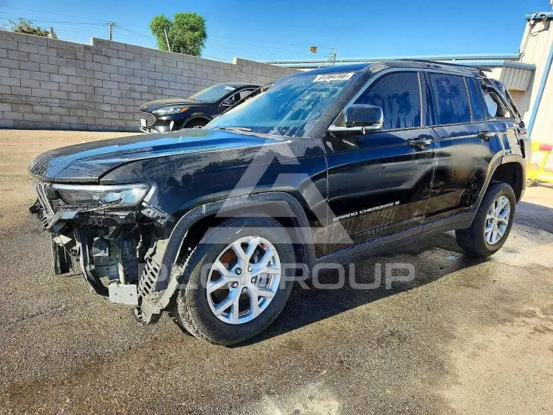 2023 Jeep CHEROKEE photo