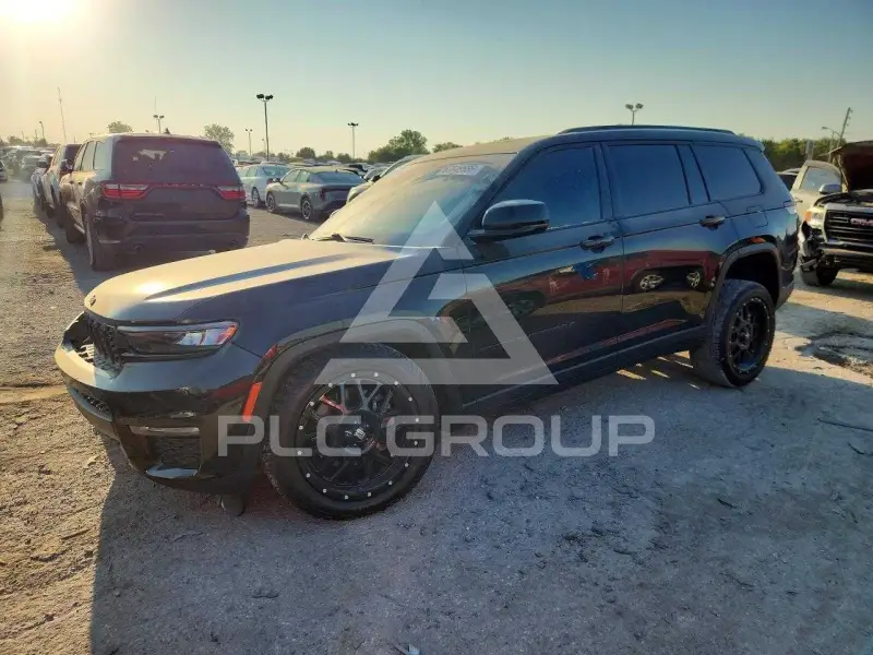 2023 Jeep CHEROKEE photo