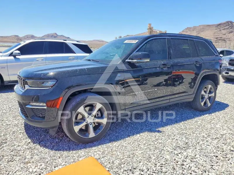 2023 Jeep CHEROKEE photo