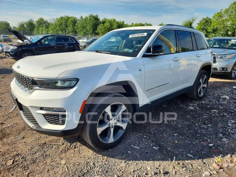 2023 Jeep CHEROKEE photo