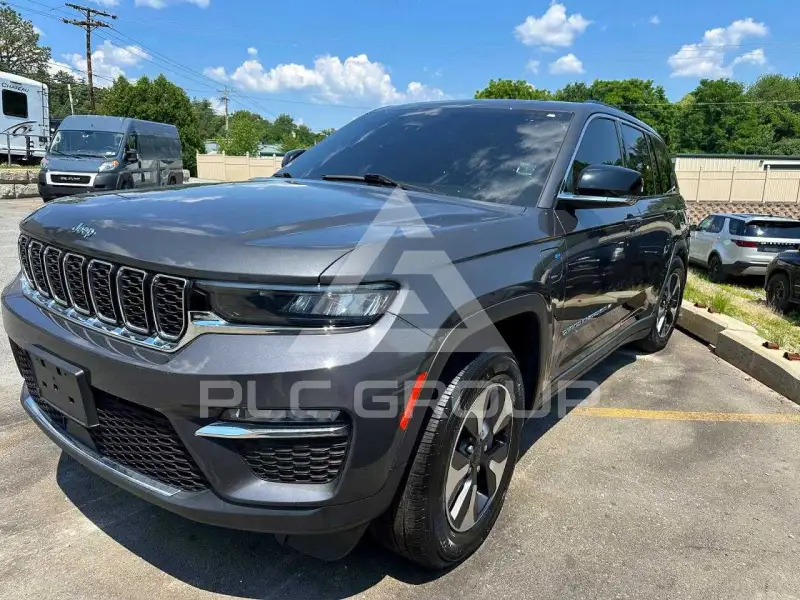 2023 Jeep CHEROKEE photo