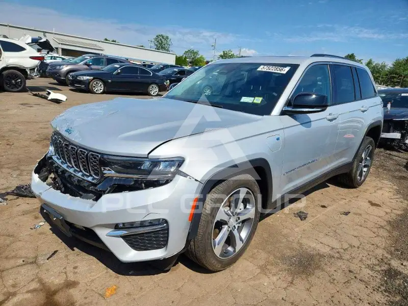 2023 Jeep CHEROKEE фото