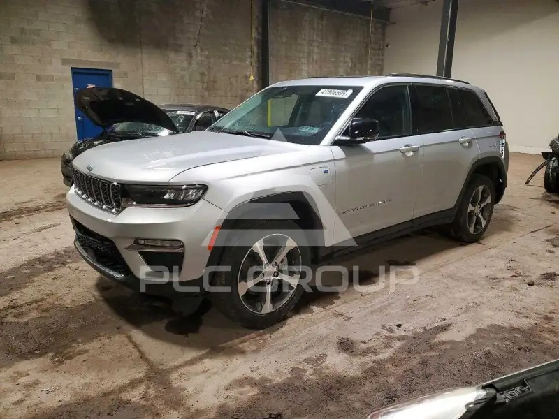 2023 Jeep CHEROKEE фото