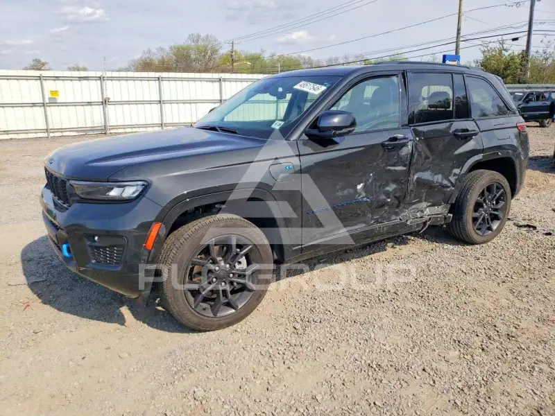 2023 Jeep CHEROKEE photo