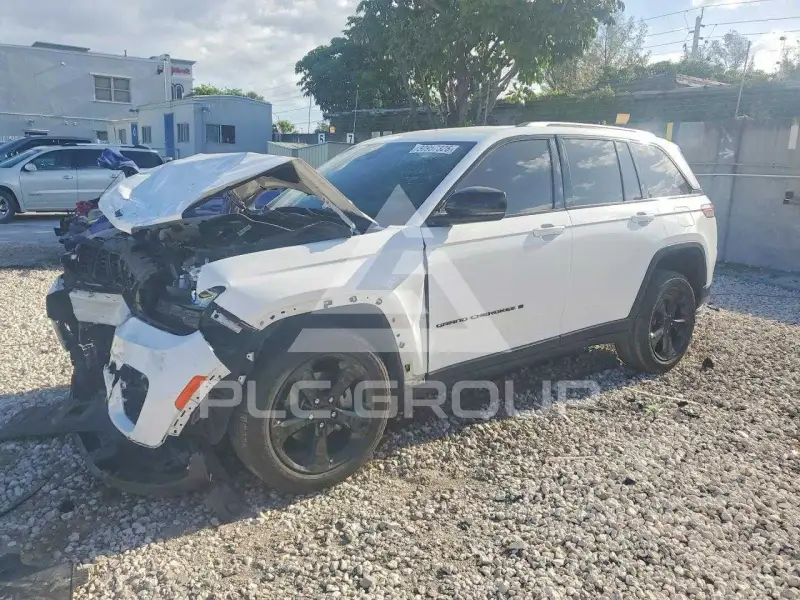 2023 Jeep CHEROKEE фото