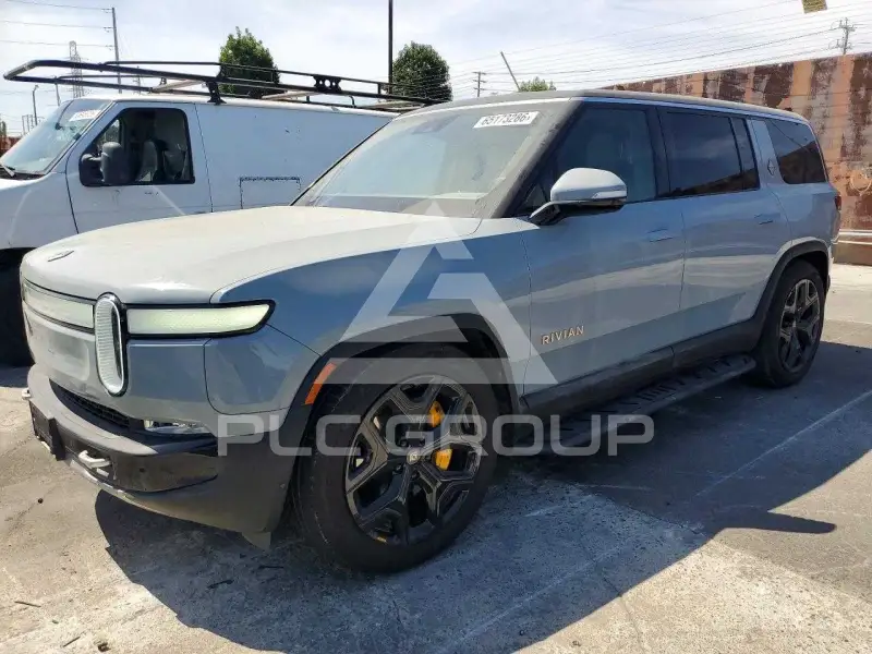 2023 Rivian R1S фото