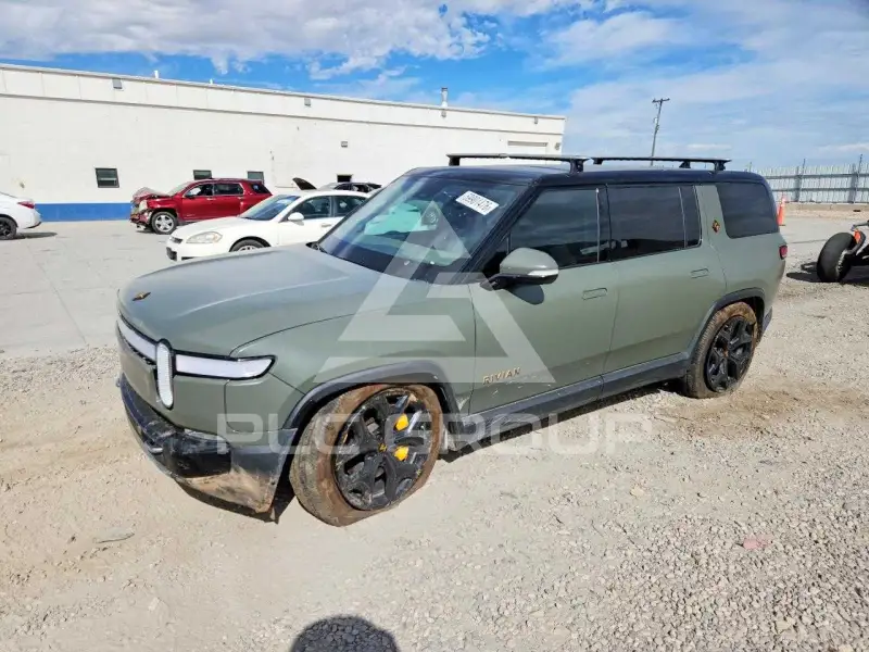 2023 Rivian R1S фото