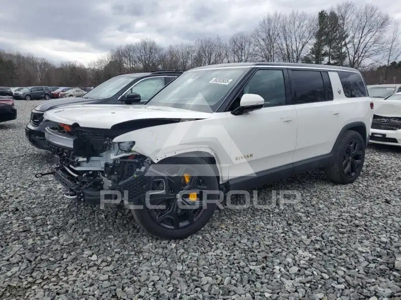 2023 Rivian R1S фото