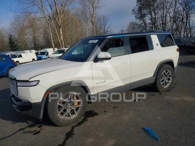 2023 Rivian R1S фото