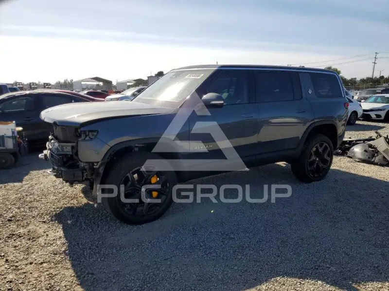 2023 Rivian R1S фото
