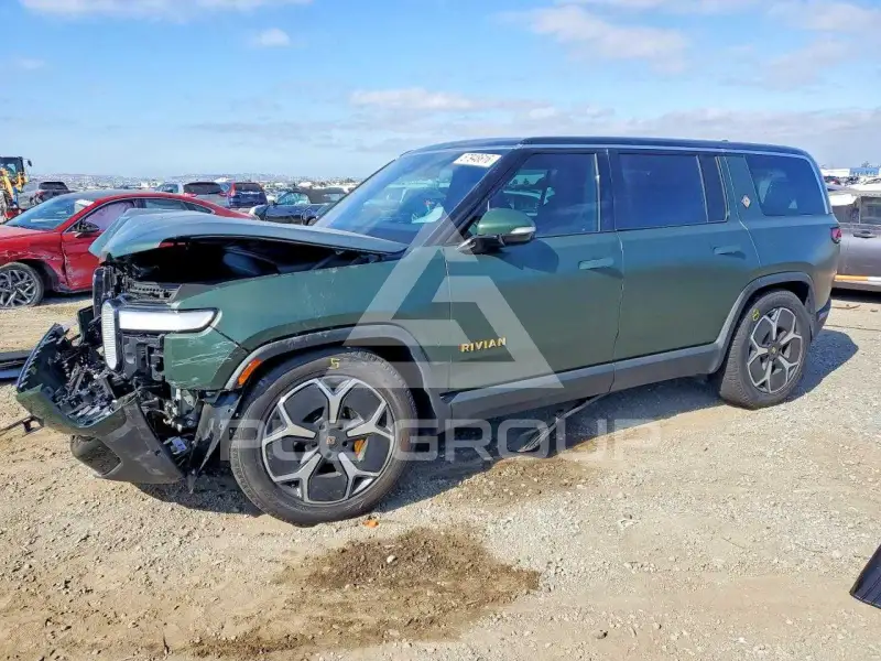 2023 Rivian R1S photo