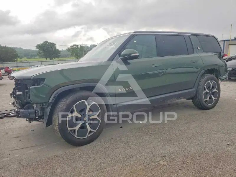 2023 Rivian R1S фото