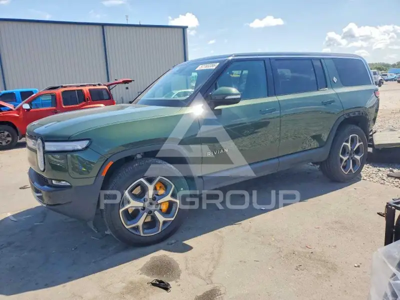 2023 Rivian R1S фото